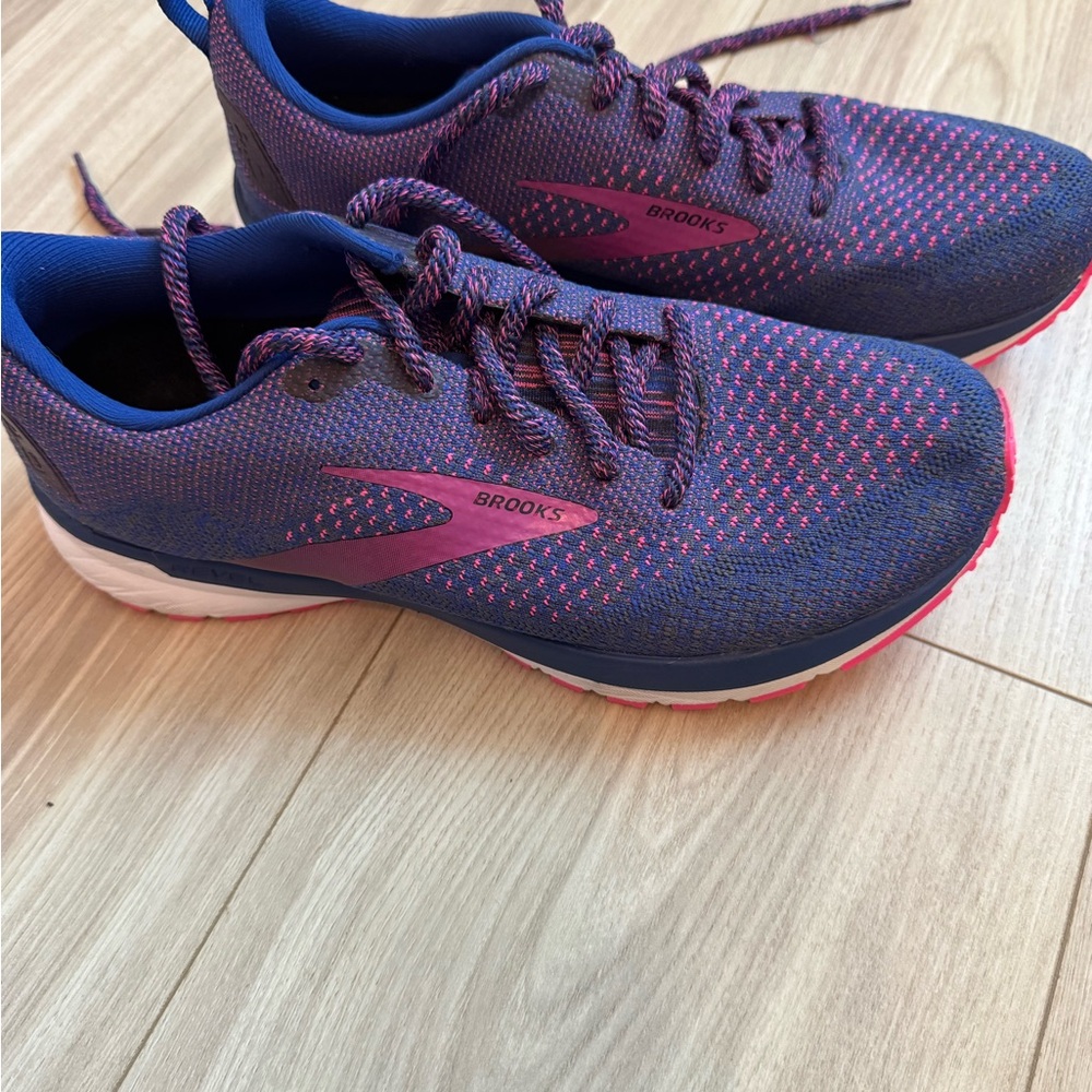 Brooks Revel 4 Purple and Pink Running Sneakers - Brand New - 8.5M
